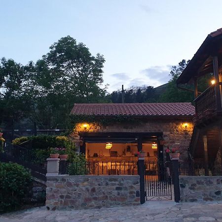 Casa Rural Caborzal Renedo De Cabuerniga Exterior photo