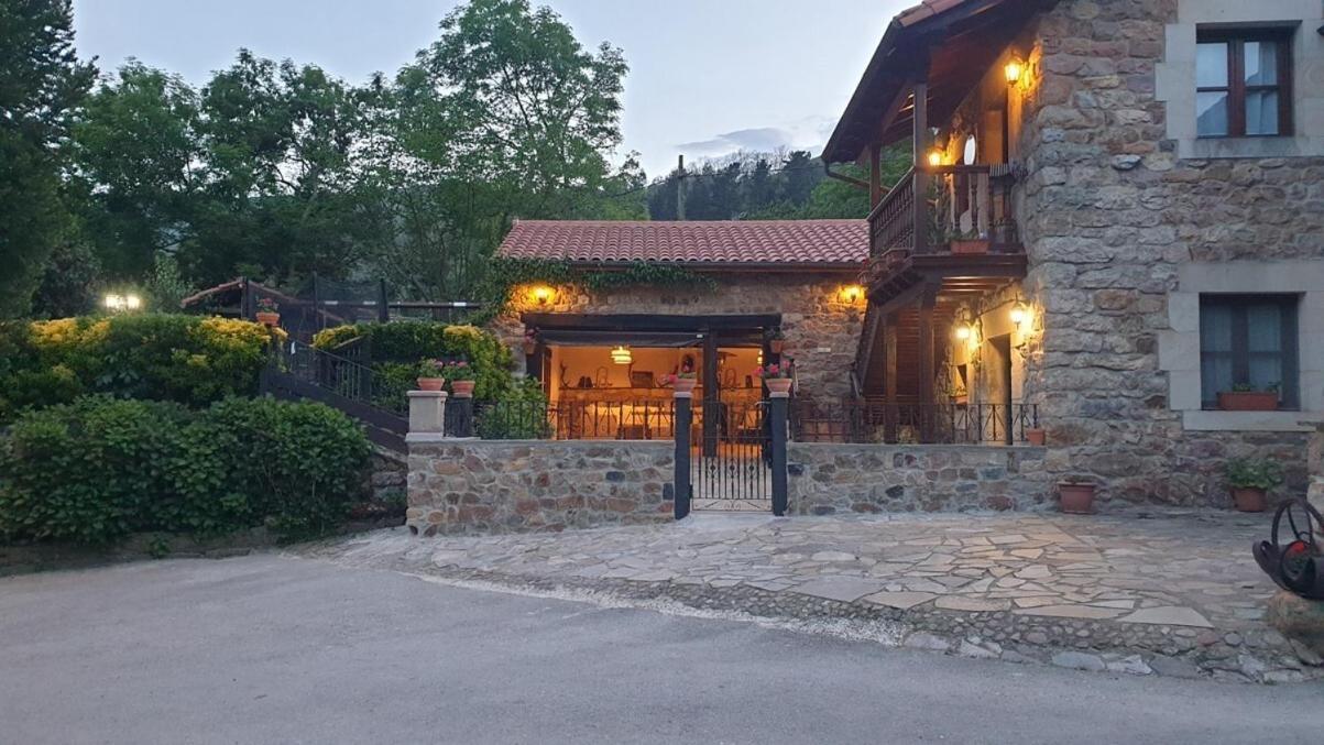 Casa Rural Caborzal Renedo De Cabuerniga Exterior photo
