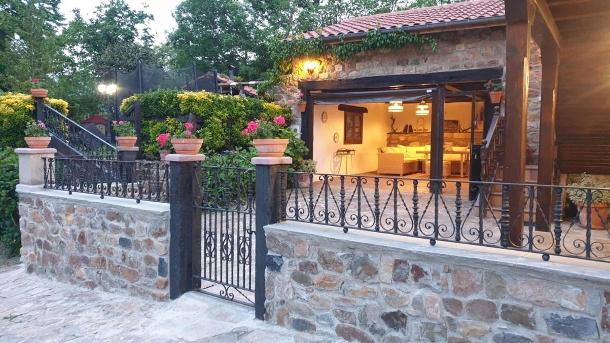 Casa Rural Caborzal Renedo De Cabuerniga Exterior photo