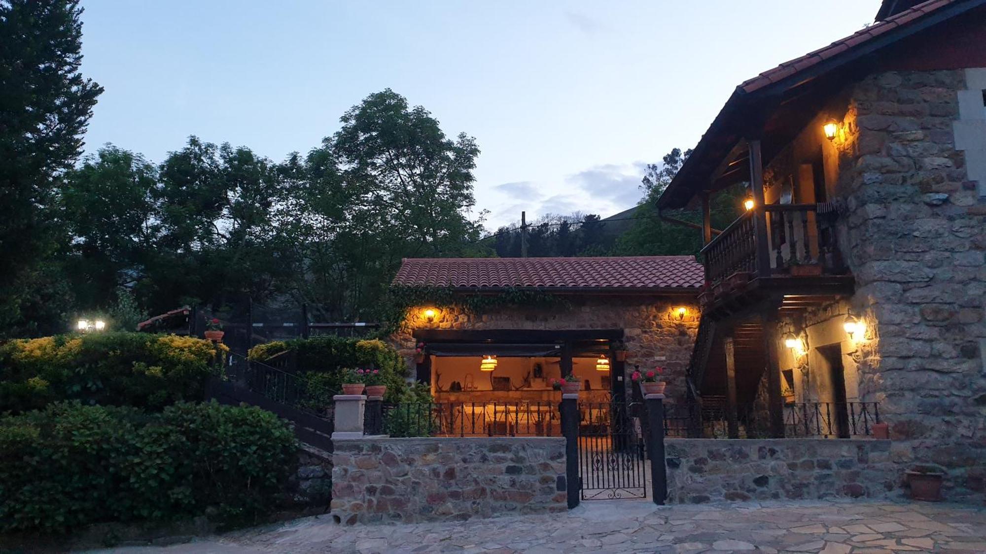 Casa Rural Caborzal Renedo De Cabuerniga Exterior photo