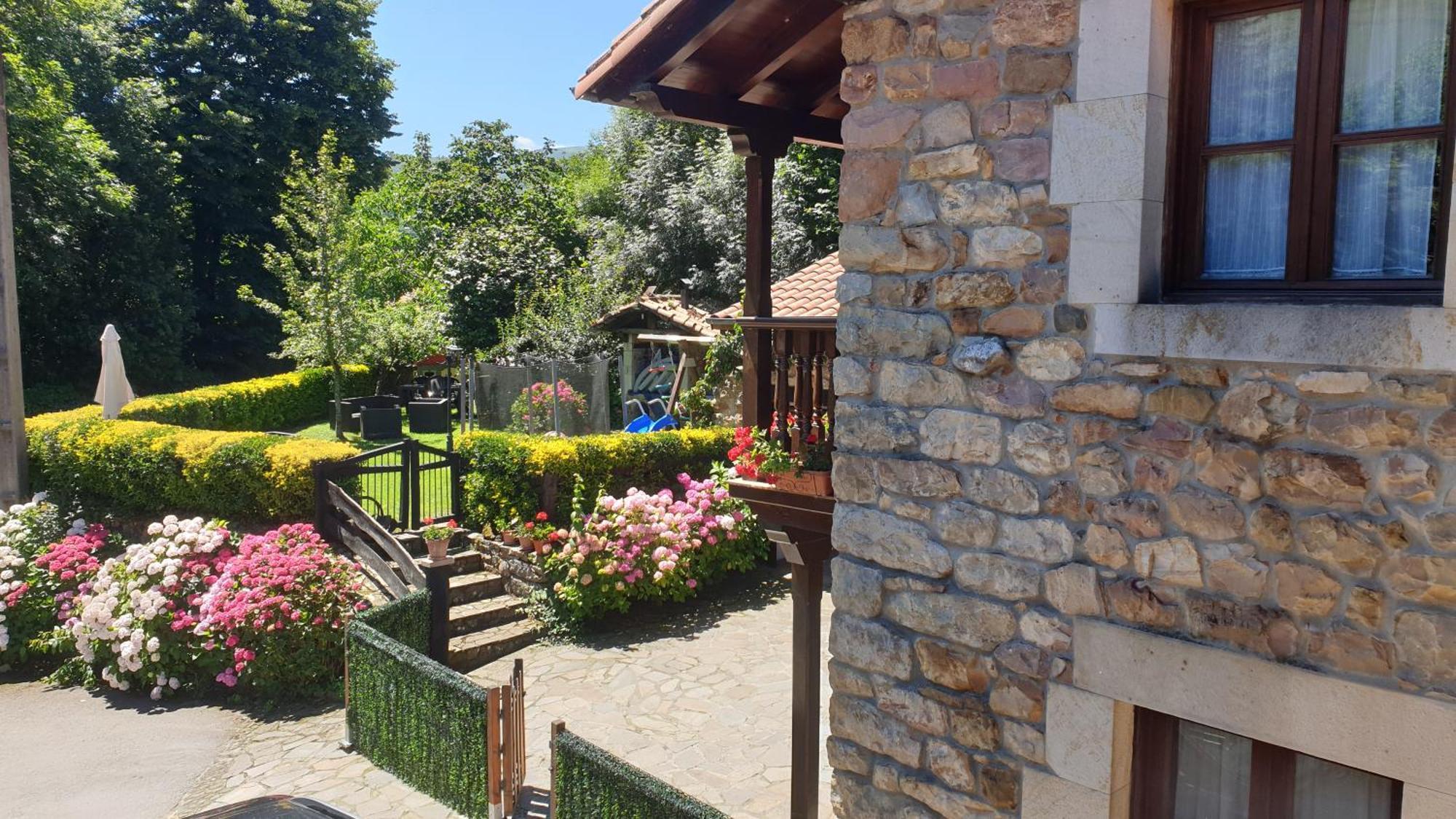 Casa Rural Caborzal Renedo De Cabuerniga Exterior photo